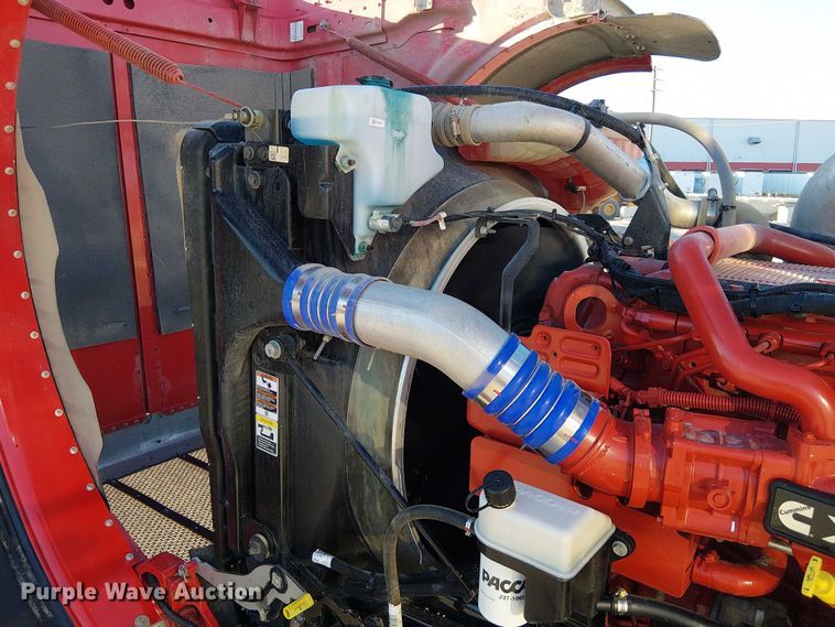 image for item DU3673 2023 Peterbilt 389 semi truck