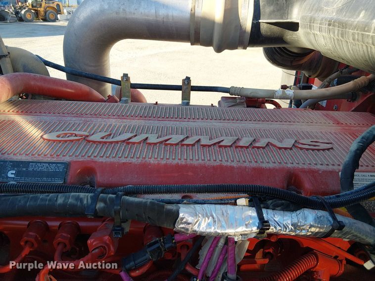 image for item DU3673 2023 Peterbilt 389 semi truck