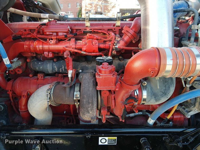 image for item DU3673 2023 Peterbilt 389 semi truck