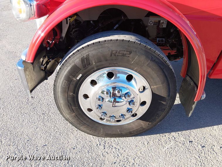 image for item DU3673 2023 Peterbilt 389 semi truck