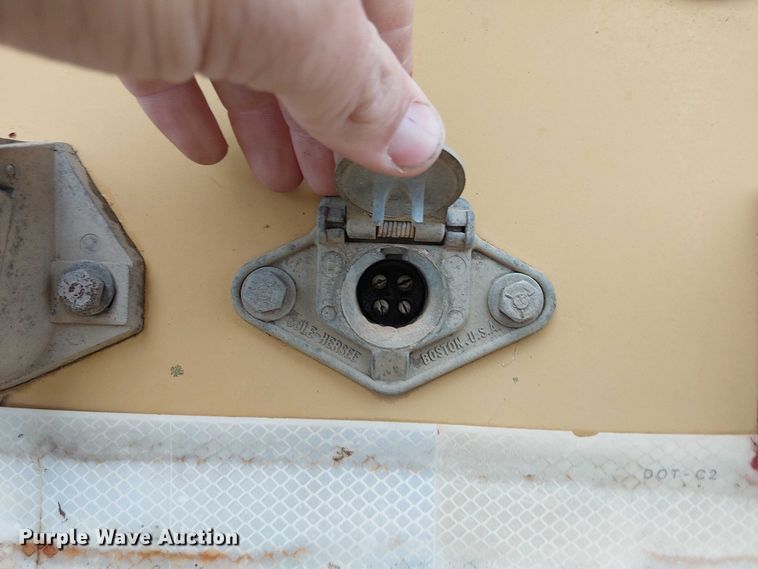 image for item DU3719 1998 Load King 2060-40-2 bottom dump trailer