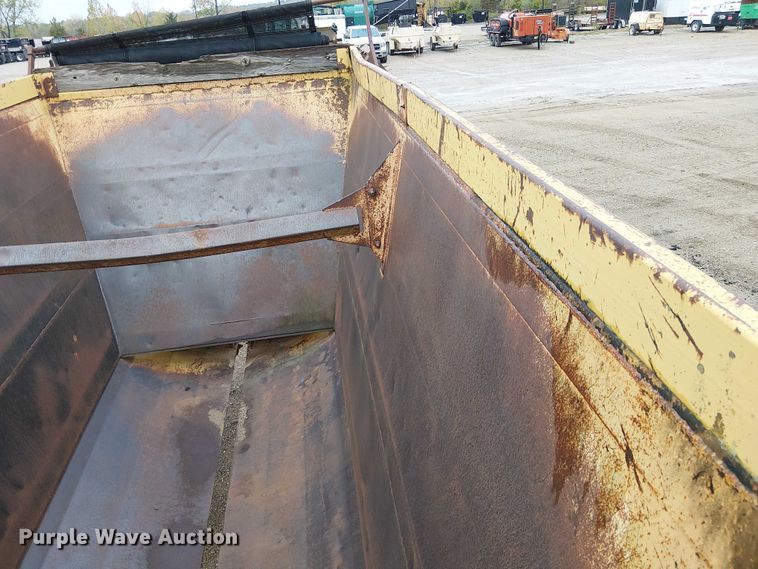 image for item DU3719 1998 Load King 2060-40-2 bottom dump trailer