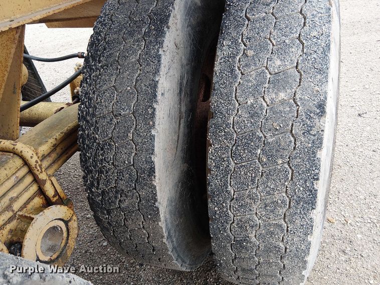 image for item DU3719 1998 Load King 2060-40-2 bottom dump trailer