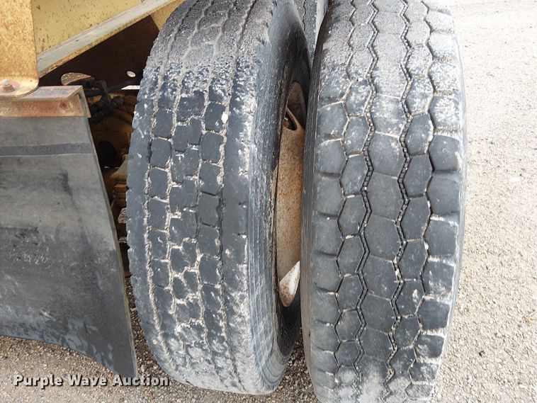 image for item DU3719 1998 Load King 2060-40-2 bottom dump trailer