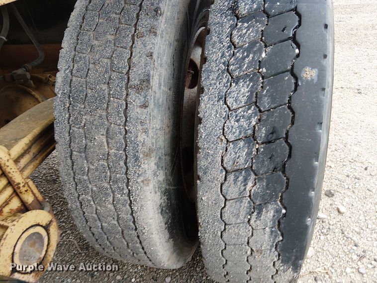 image for item DU3719 1998 Load King 2060-40-2 bottom dump trailer