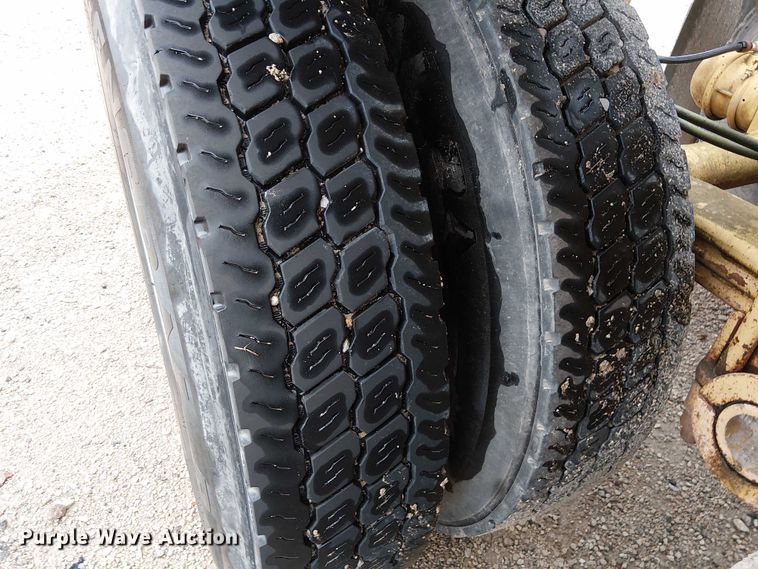 image for item DU3719 1998 Load King 2060-40-2 bottom dump trailer