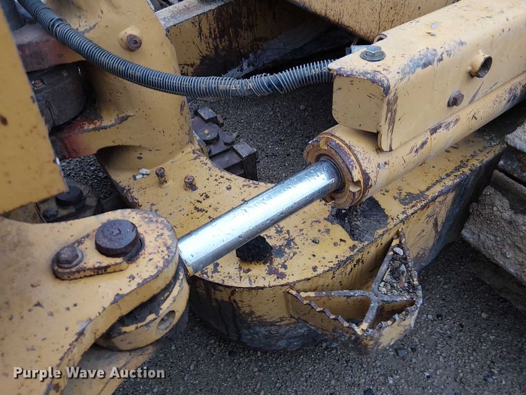 image for item DU3720 2011 Caterpillar D6N XL dozer