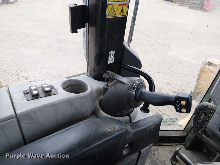 image for item DU3720 2011 Caterpillar D6N XL dozer