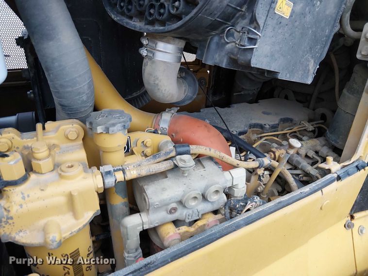 image for item DU3720 2011 Caterpillar D6N XL dozer