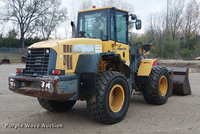 CARGADOR FRONTAL 2004 KOMATSU WA250PT5L