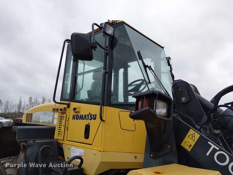 image for item DU3721 2004 Komatsu WA250PT-5L wheel loader