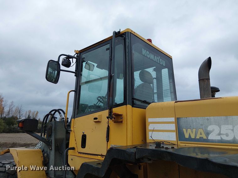 image for item DU3721 2004 Komatsu WA250PT-5L wheel loader