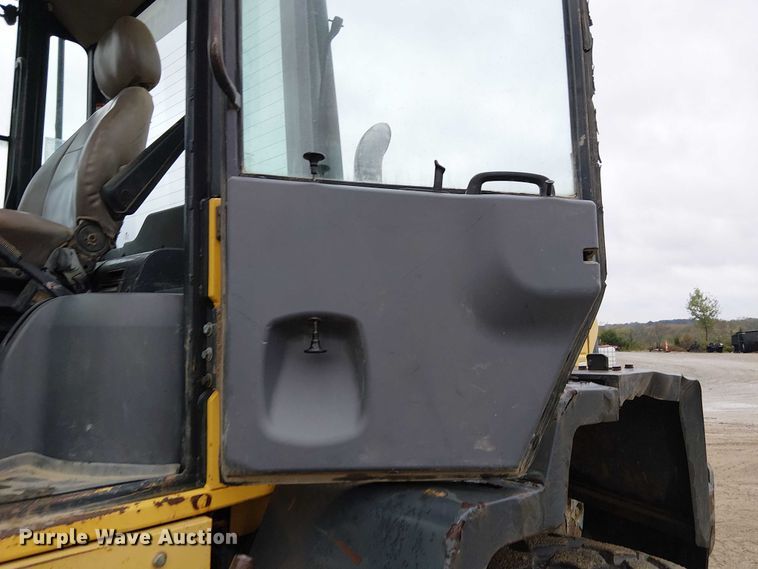 image for item DU3721 2004 Komatsu WA250PT-5L wheel loader