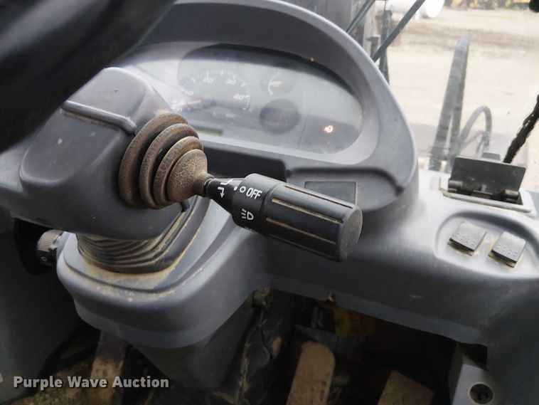 image for item DU3721 2004 Komatsu WA250PT-5L wheel loader