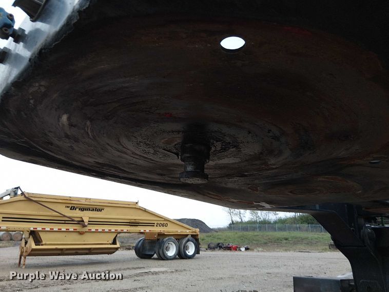 image for item DU3722 2016 Trail King TK110HDG lowboy equipment trailer