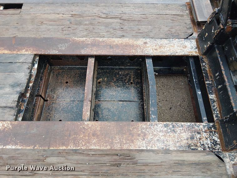 image for item DU3722 2016 Trail King TK110HDG lowboy equipment trailer