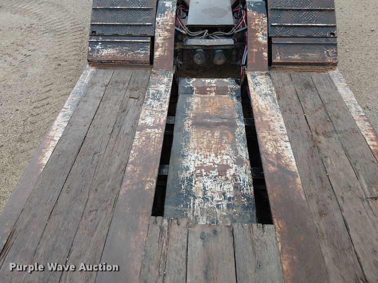 image for item DU3722 2016 Trail King TK110HDG lowboy equipment trailer