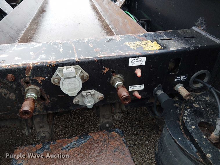 image for item DU3722 2016 Trail King TK110HDG lowboy equipment trailer