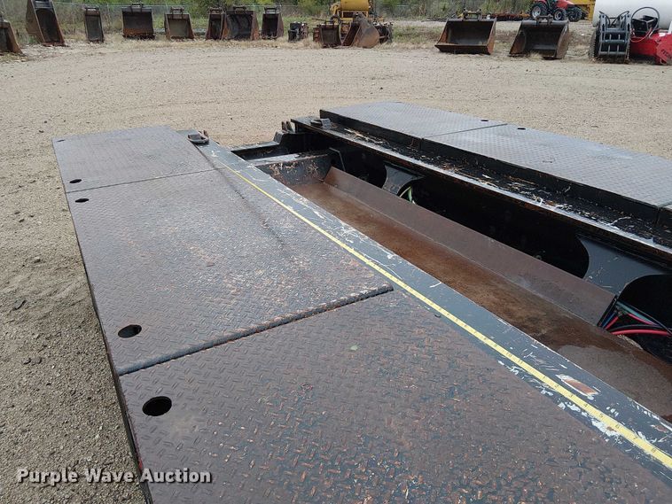 image for item DU3722 2016 Trail King TK110HDG lowboy equipment trailer