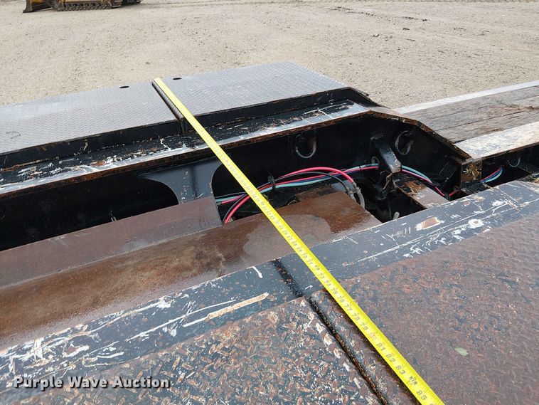 image for item DU3722 2016 Trail King TK110HDG lowboy equipment trailer