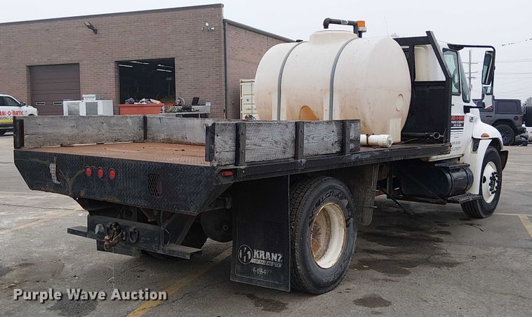 image for item DU3726 2004 International 4300 flatbed truck