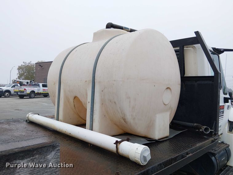 image for item DU3726 2004 International 4300 flatbed truck