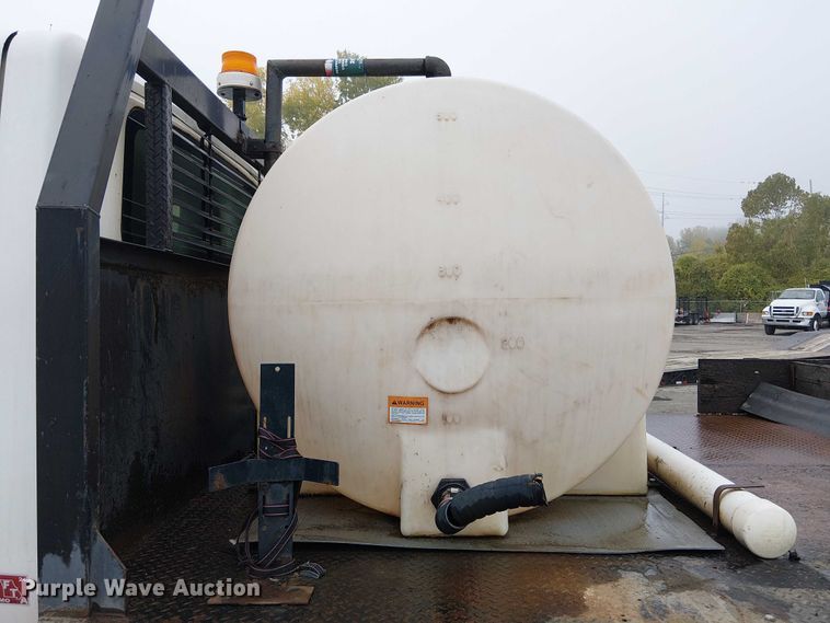 image for item DU3726 2004 International 4300 flatbed truck