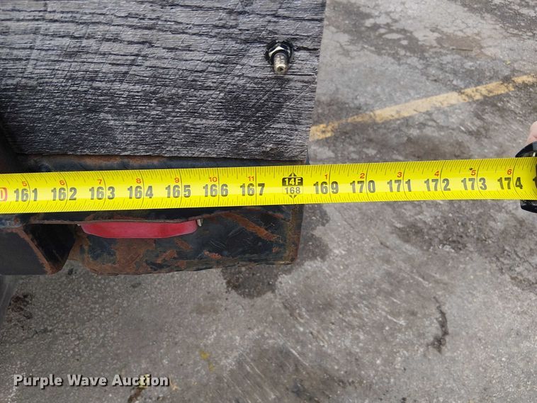 image for item DU3726 2004 International 4300 flatbed truck