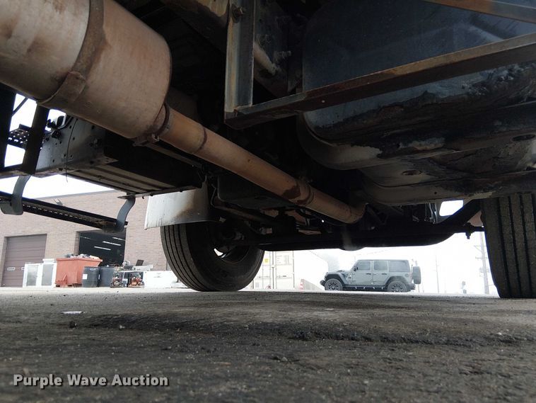 image for item DU3726 2004 International 4300 flatbed truck