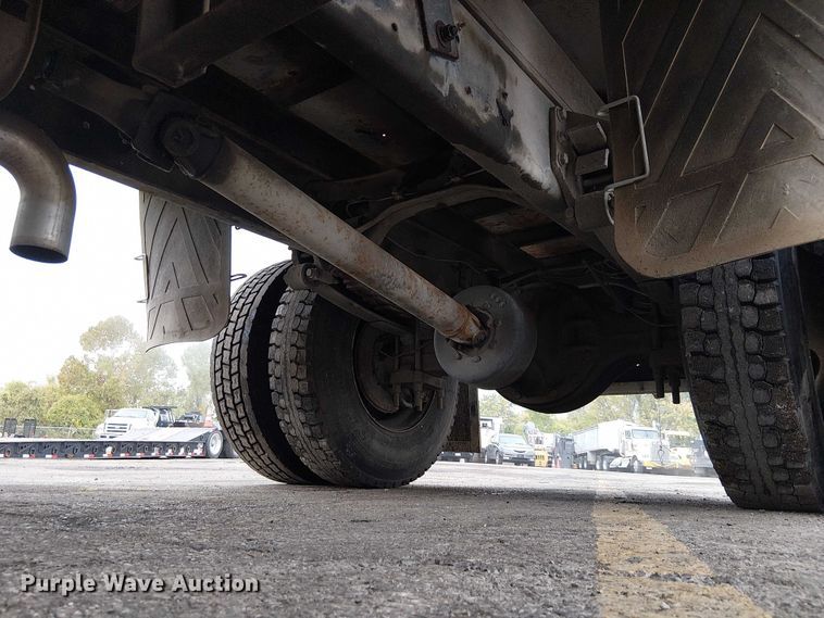 image for item DU3726 2004 International 4300 flatbed truck