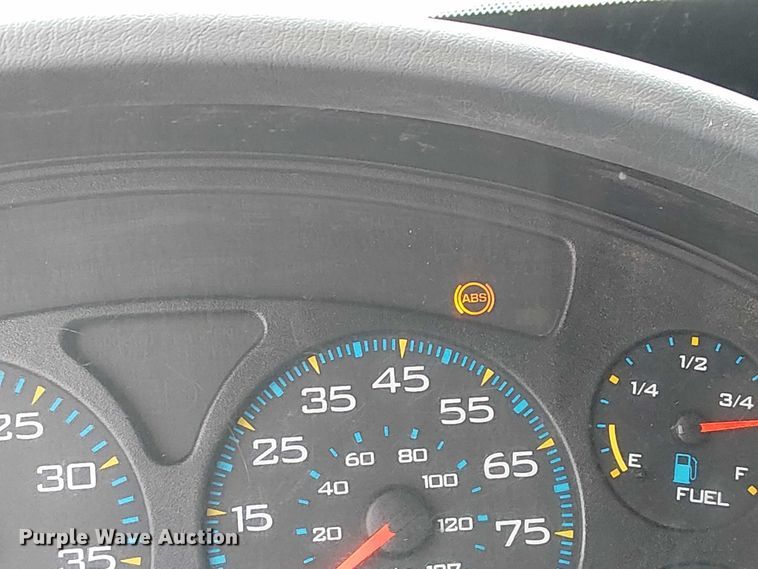 image for item DU3726 2004 International 4300 flatbed truck