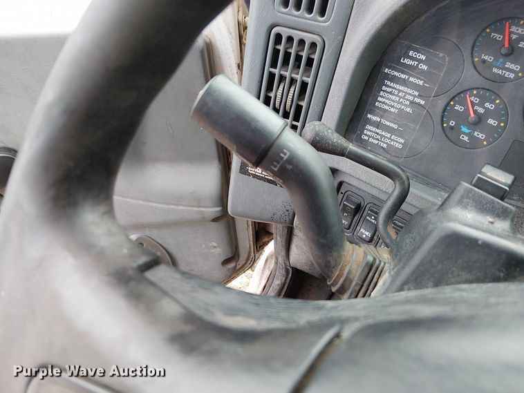 image for item DU3726 2004 International 4300 flatbed truck