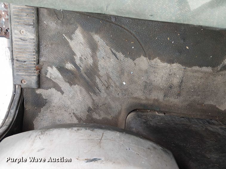 image for item DU3726 2004 International 4300 flatbed truck