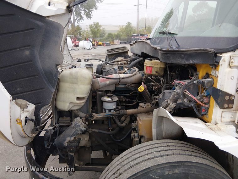 image for item DU3726 2004 International 4300 flatbed truck