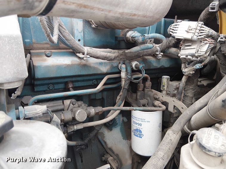 image for item DU3726 2004 International 4300 flatbed truck