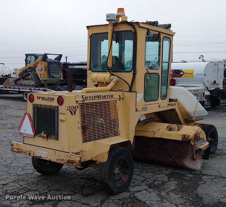 image for item DU3727 SweepMaster 250 broom