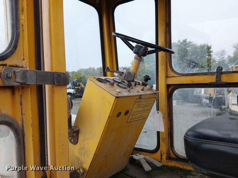 image for item DU3727 SweepMaster 250 broom