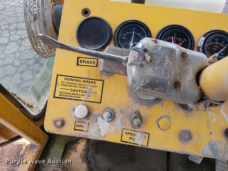 image for item DU3727 SweepMaster 250 broom