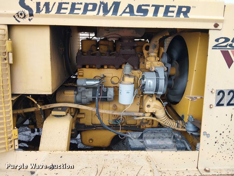 image for item DU3727 SweepMaster 250 broom