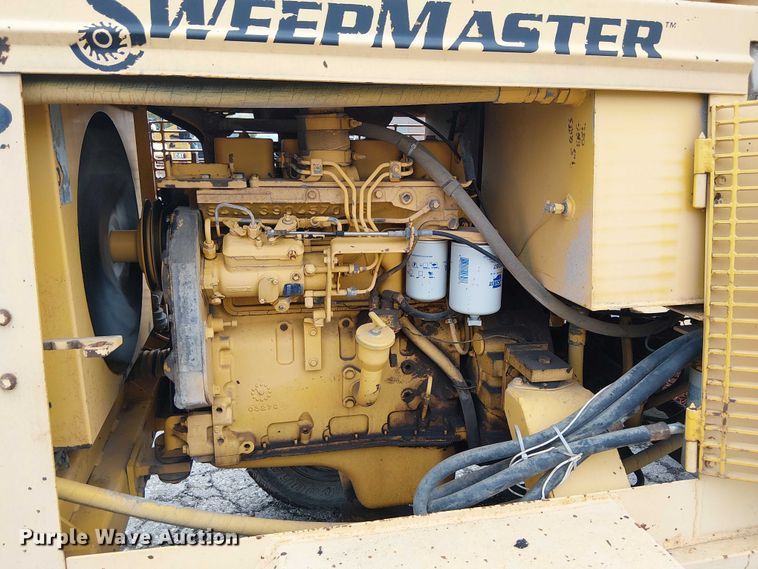 image for item DU3727 SweepMaster 250 broom