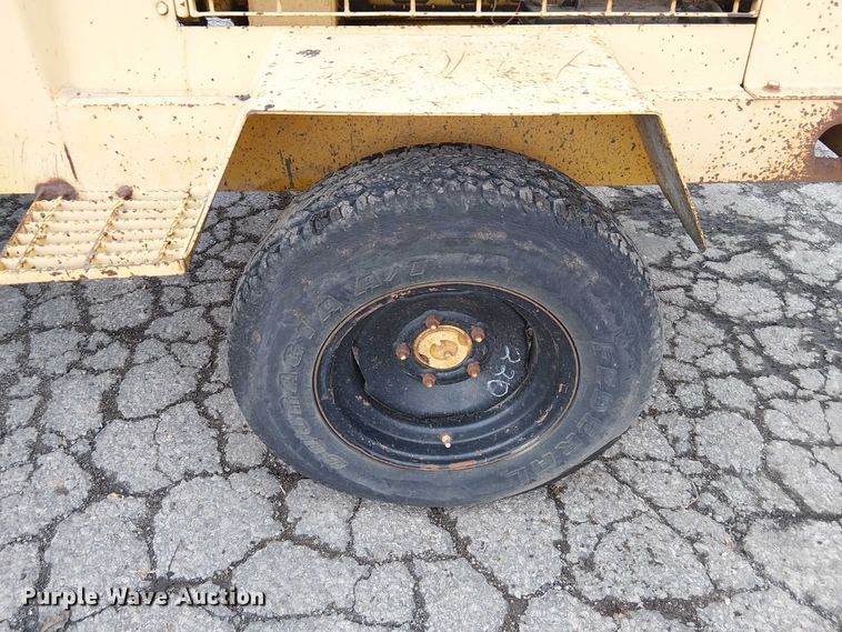 image for item DU3727 SweepMaster 250 broom