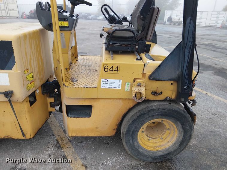 image for item DU3729 2009 Caterpillar CC34 single drum vibratory roller