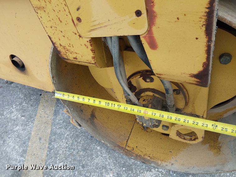 image for item DU3729 2009 Caterpillar CC34 single drum vibratory roller