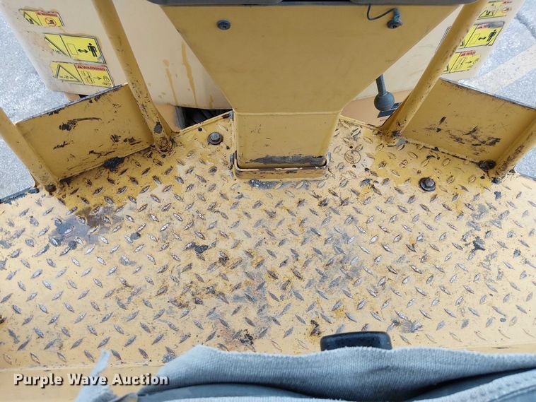 image for item DU3729 2009 Caterpillar CC34 single drum vibratory roller