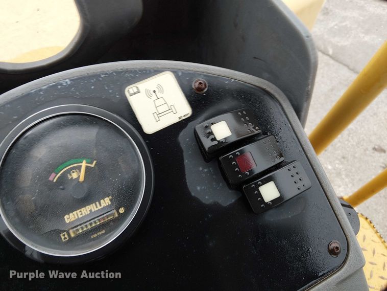 image for item DU3729 2009 Caterpillar CC34 single drum vibratory roller