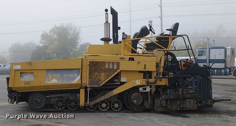 image for item DU3731 2008 Caterpillar AP1055D paver