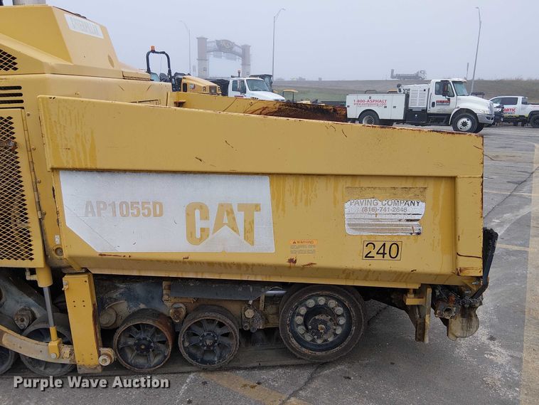 image for item DU3731 2008 Caterpillar AP1055D paver