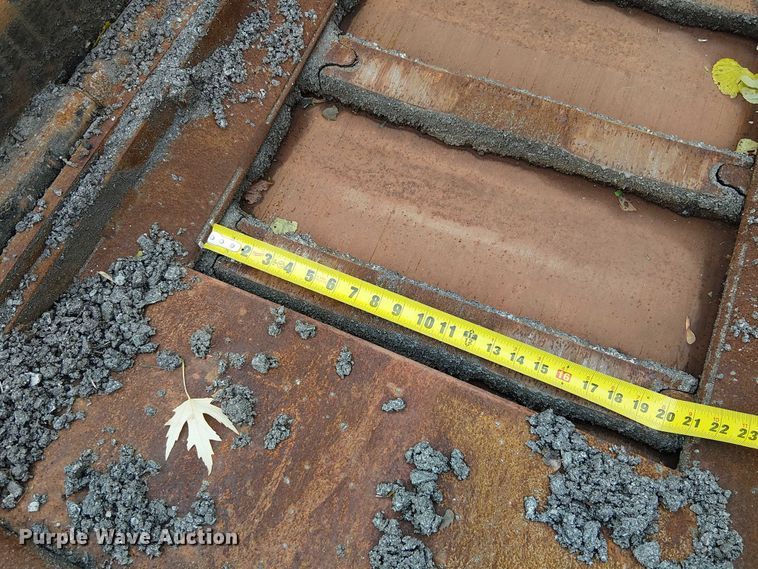 image for item DU3731 2008 Caterpillar AP1055D paver