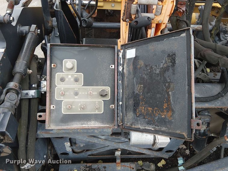 image for item DU3731 2008 Caterpillar AP1055D paver