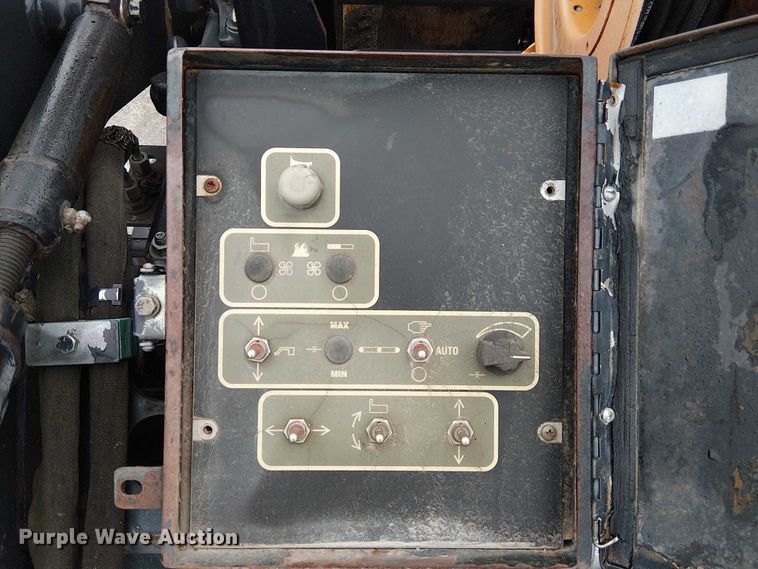 image for item DU3731 2008 Caterpillar AP1055D paver